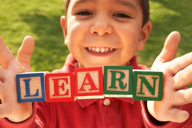 С какого возраста начать обучать иностранному языку ребенка?